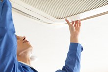 空調関連事業：業務用エアコン掃除